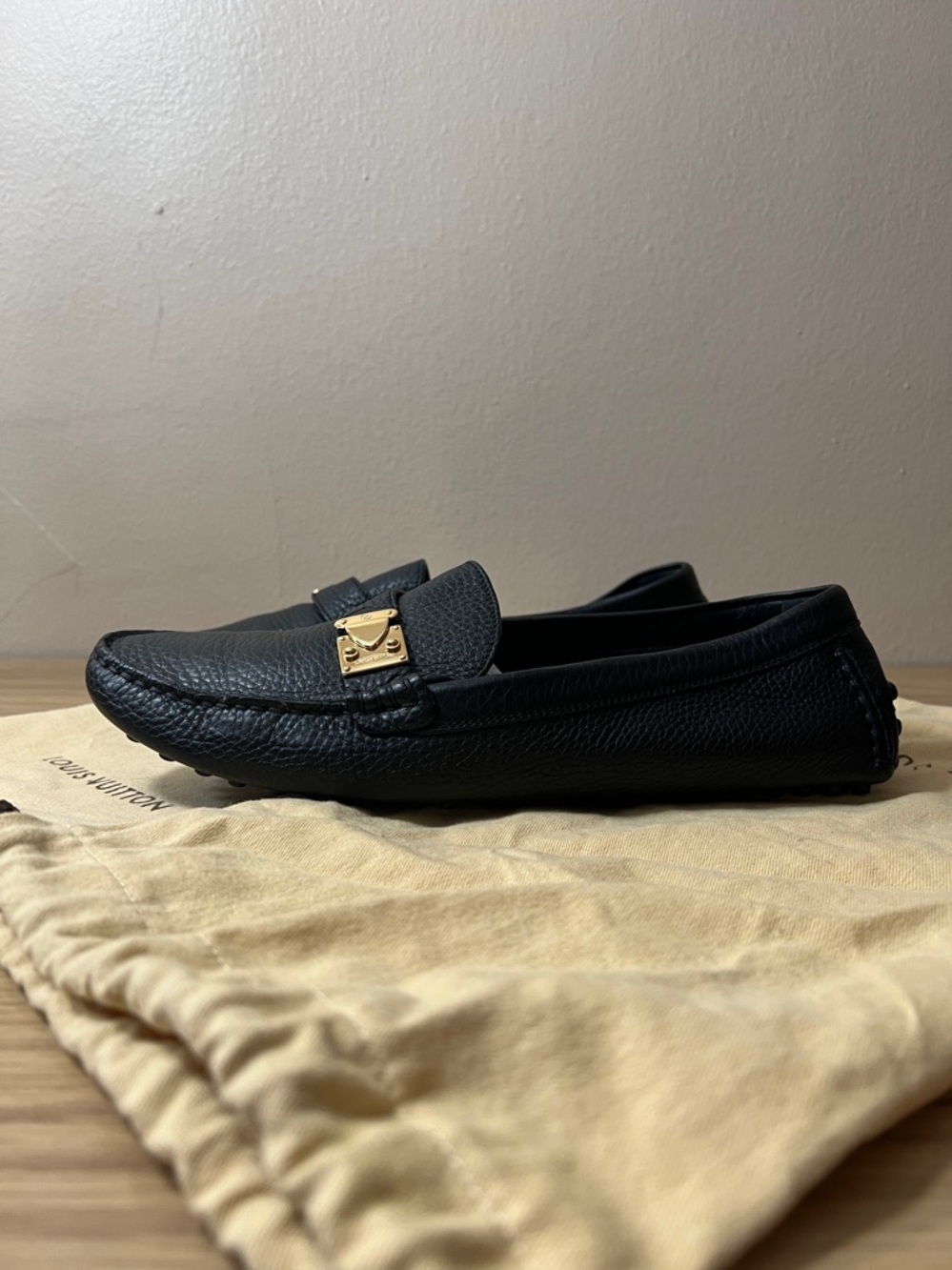 Louis Vuitton Black Pebbled Leather Loafers with Gold Hardware size 38,5 - Picture 7 of 11